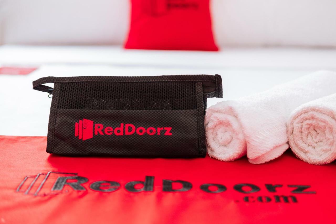 RedDoorz Plus @ Silk Residences Sta. Mesa Monthly Stay Manila Exterior foto